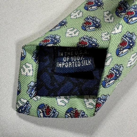 Men’s Vineyard Vines Silk Tie Custom Collection - Picture 6 of 6